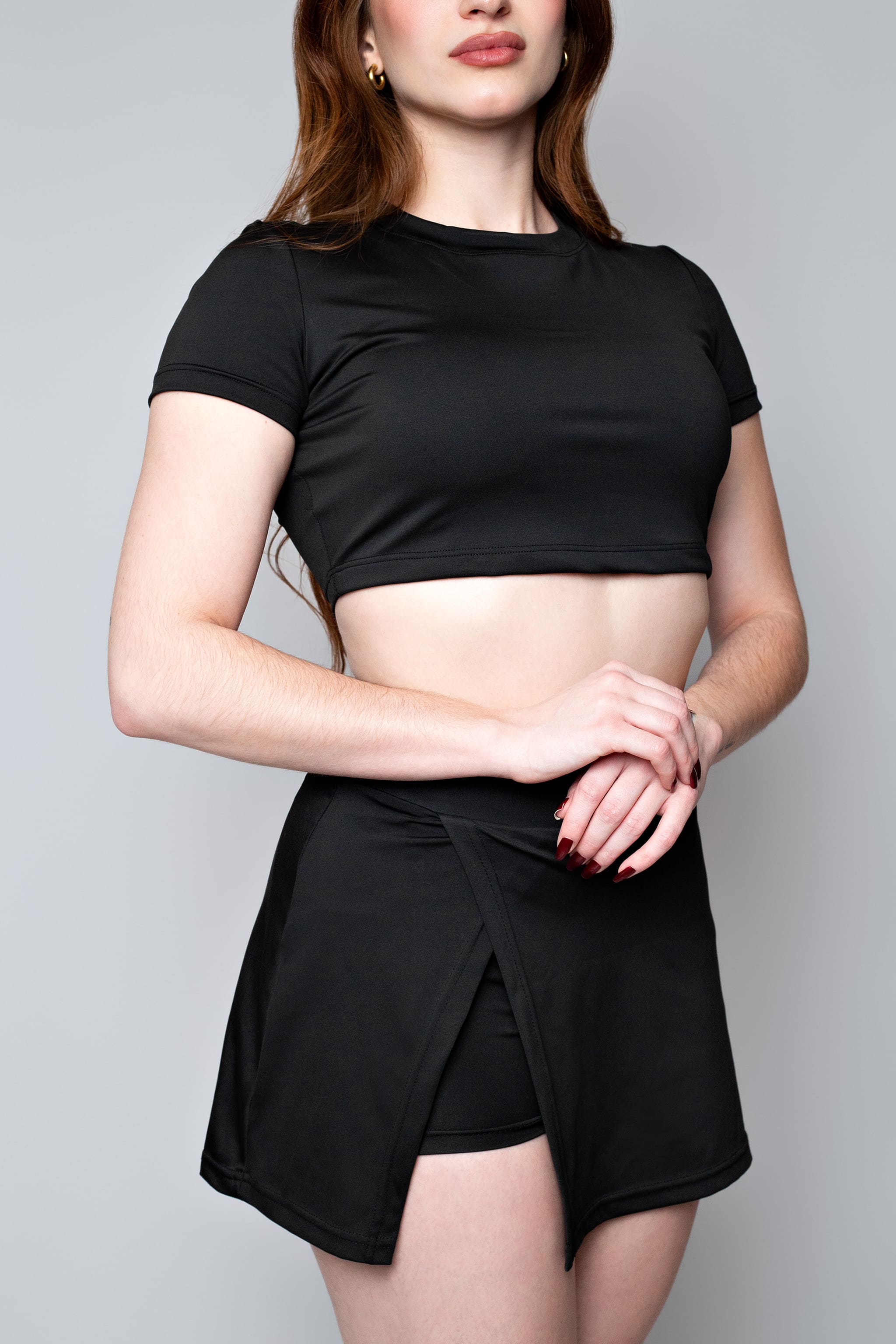Conjunto Saia Preta Fitness com Cropped Transpassado